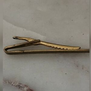 Vintage Hickok USA Gold Tone Textured Tie Clip
